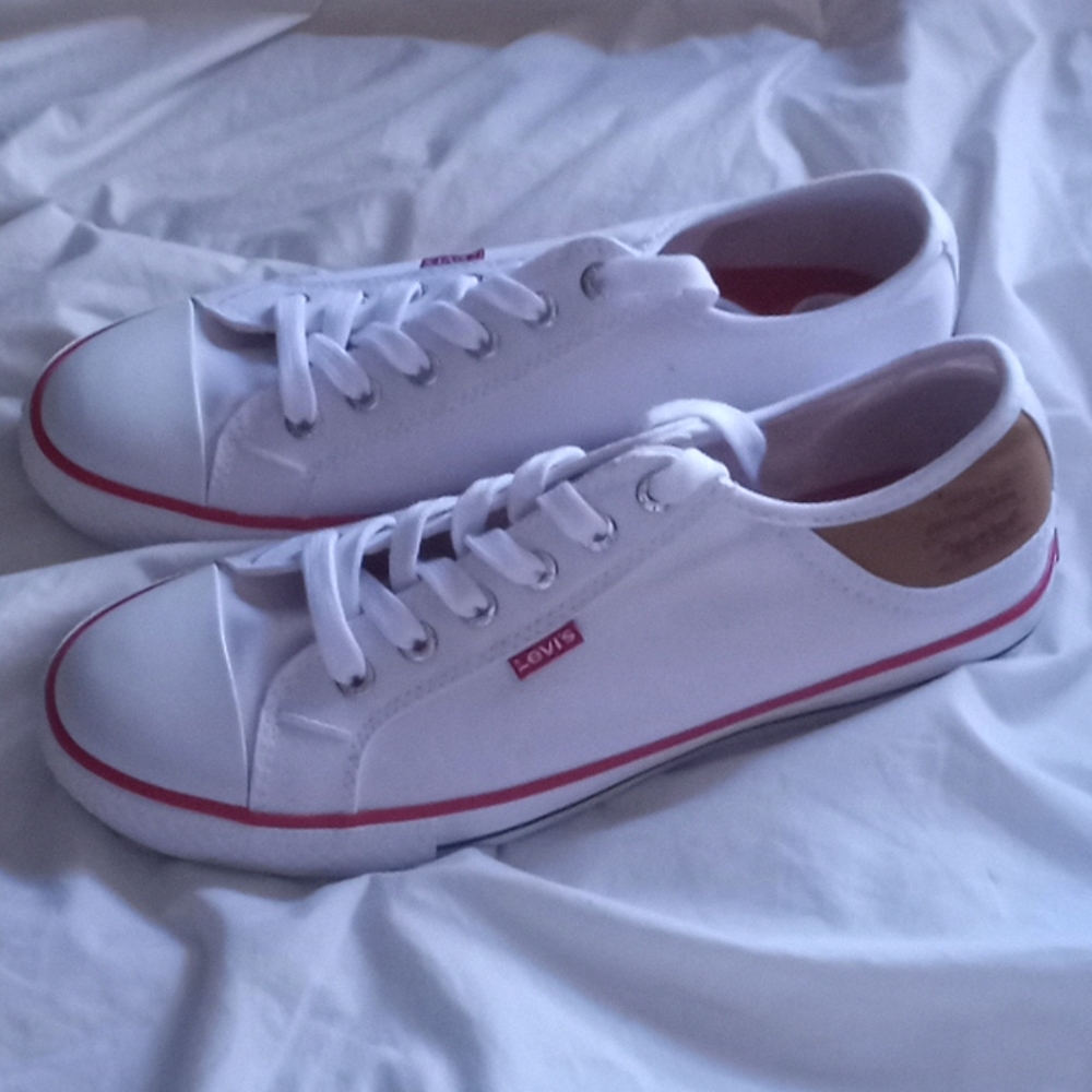 Woman's White Levi's Stan Buck shoes